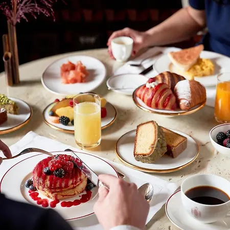 Отель Portrait - Lungarno Collection Милан