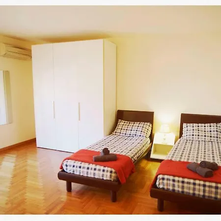 Urban House - Elegant Apartment Brera Milan Center