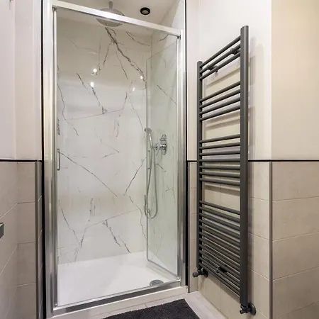 Grazioso Metro Vicinissima Facile Per Arrivare A Duomo Apartamento