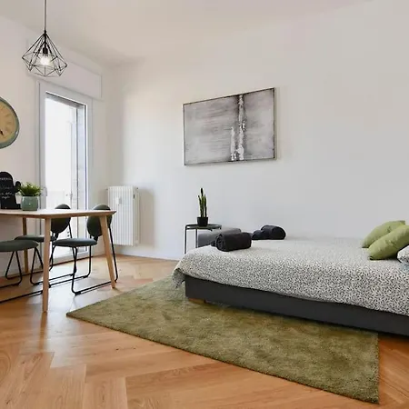 Apartament Luminoso Bilocale Con Terrazzino