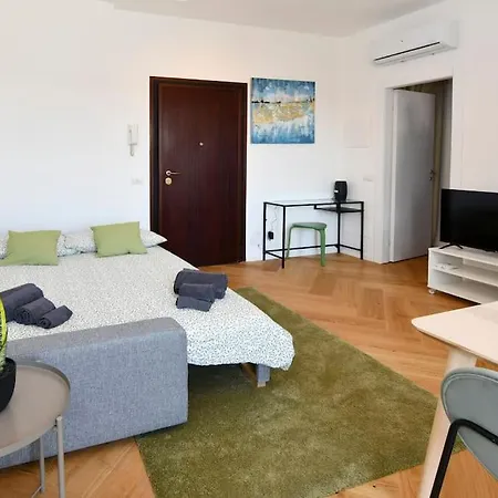 Luminoso Bilocale Con Terrazzino *