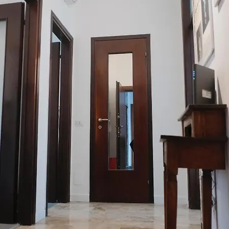 Orea Spiti - Drawings In Teodosio Appartement *