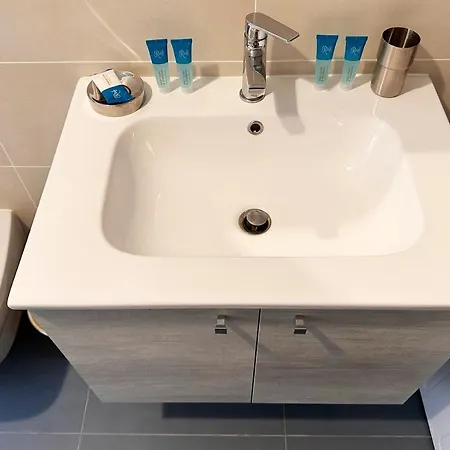 Orea Spiti - Drawings In Teodosio Appartement *