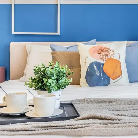 Apartment Center Elegant Flat 4-pax - Metro M1 - Fast Wifi - Ac & Balcony Mailand