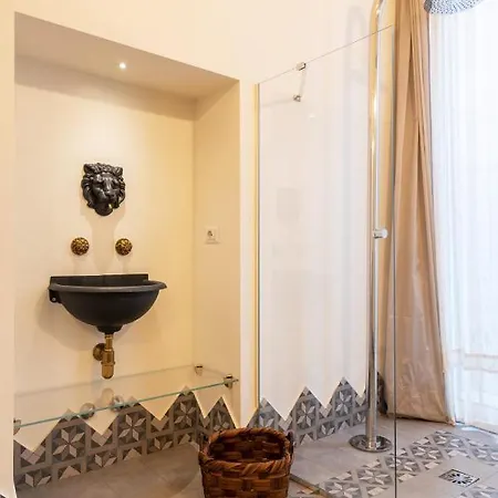 La Casa Colorata - Flats In - Bocconi Apartament