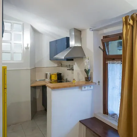 Portello Lauria 9 * Milán