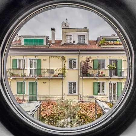 The Orange Attic - Navigli Area Apartman *