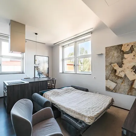 Design - Palestra E Parcheggio Privato *