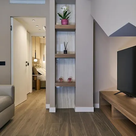 Luxury & Central
