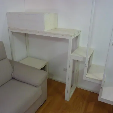 Porta Venezia Frisi 10 *