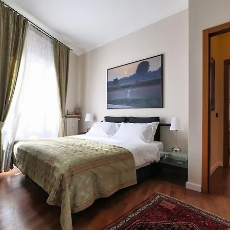 Large And Elegant In Missori Duomo * Milano