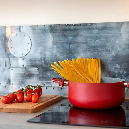 Apartament Navigli - Center Modern Suite, Fast Wi-fi & Tram Mediolan