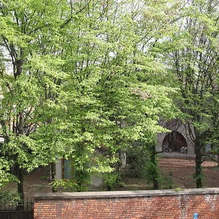 Paris Bordone House Mailand