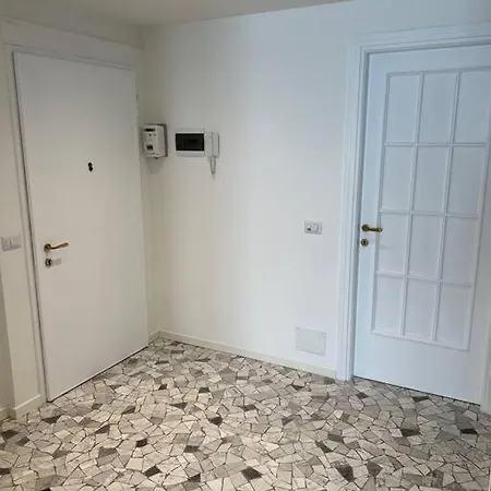 Paris Bordone House *