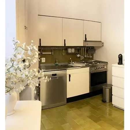 Elegant San Babila ,5 Minutes From Duomo * Milano