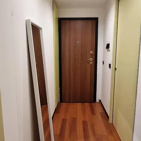 Monolocale Metro M3 Affori Милан