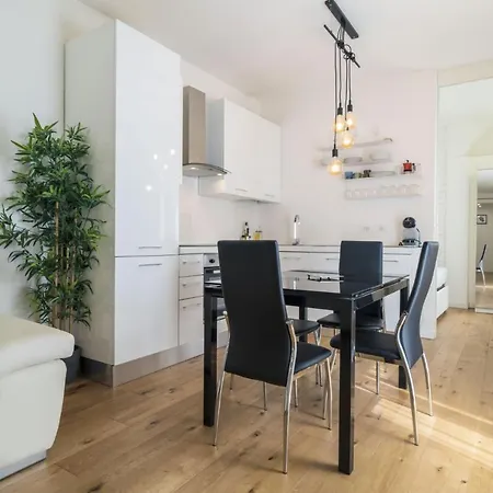 Easylife - - Torino 34s - Duomo *