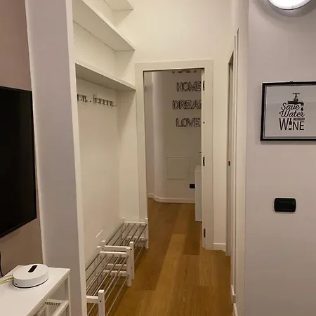 Corridoni 6 Apartman *