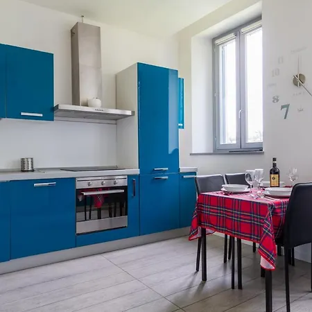 Lux Metro M2 Appartement Milaan