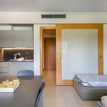 Maciachini, Zona Isola