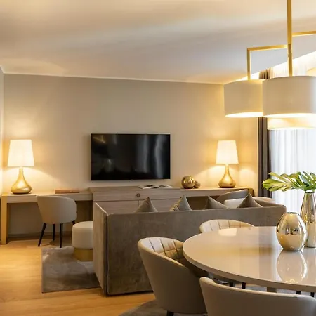 Starhotels Duomo Panoramic Penthouse - 1 Bedroom ميلان