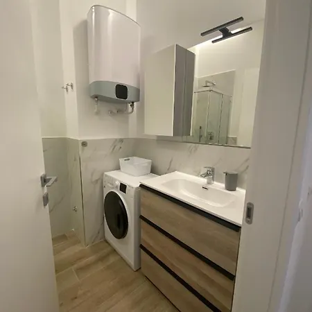 A Casa - Just Like At * Milaan