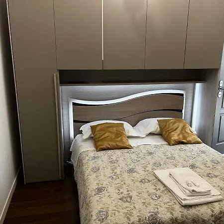 アパート Splendido Trilocale Zona Isola ミラノ