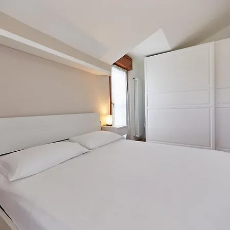Cosy 아파트