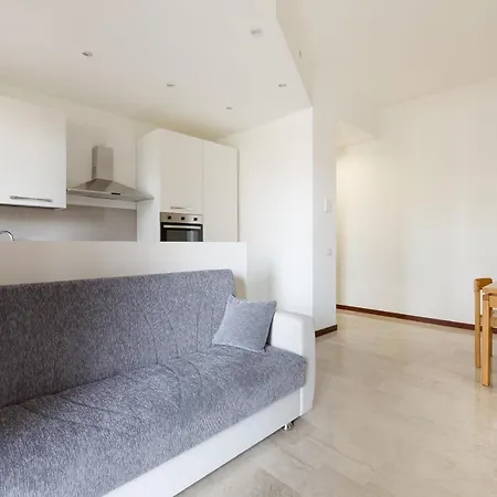 Guesthost - Con Terrazzo A Milano- Greco Pirelli! * Milánó