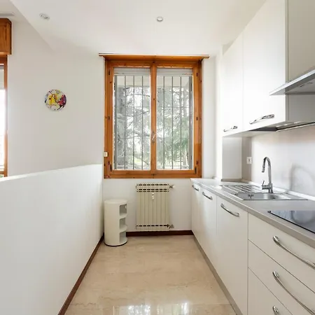 Guesthost - Con Terrazzo A Milano- Greco Pirelli!