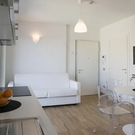 Apartman Housing32 *