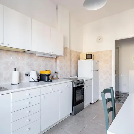 Luvi - Lorenteggio Apartamento Milán