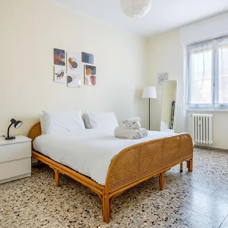Luvi - Lorenteggio Apartment *