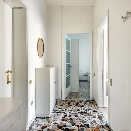Luvi - Lorenteggio Apartment