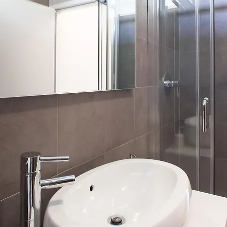 Housing32 Apartman Milánó