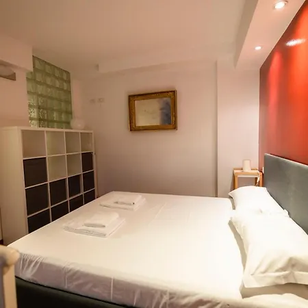 Apartment Ampio Loft Di Design In Piazza Firenze