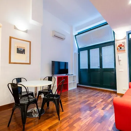Ampio Loft Di Design In Piazza Firenze