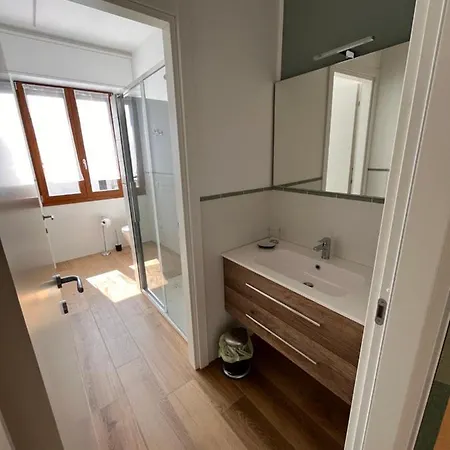 Gallo Gentile, Bilocale A Apartament Mediolan