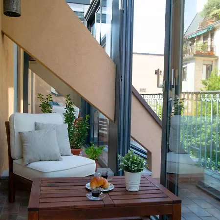 Daire The Rent - Attic With Terrace In Downtown *