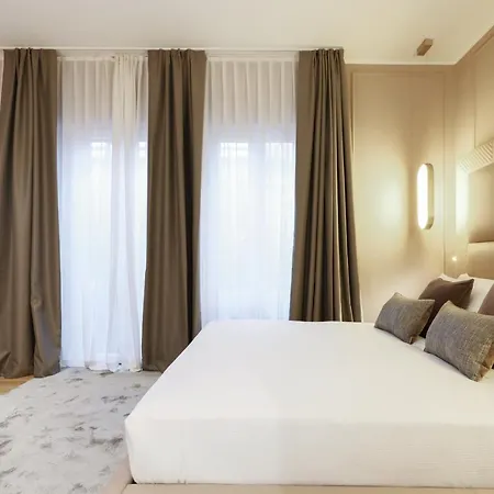 Prestige Boutique - Piazza Duomo View 4*