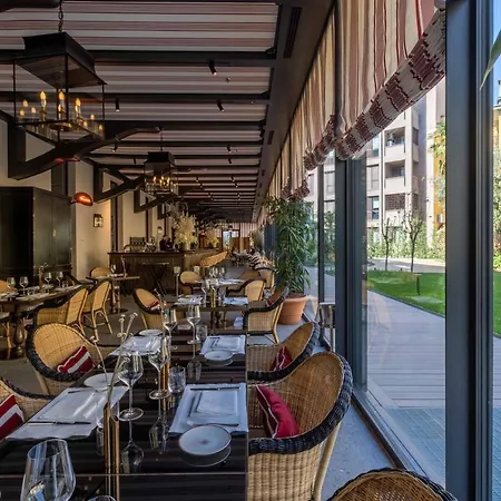 Portrait - Lungarno Collection 5* Милан