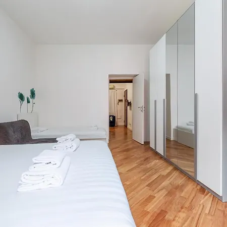 Easylife - - Blingy 19 A - Bocconi Apartment