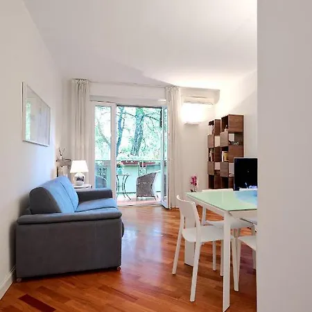 Mico Garden View Citylife Executive Apartament *