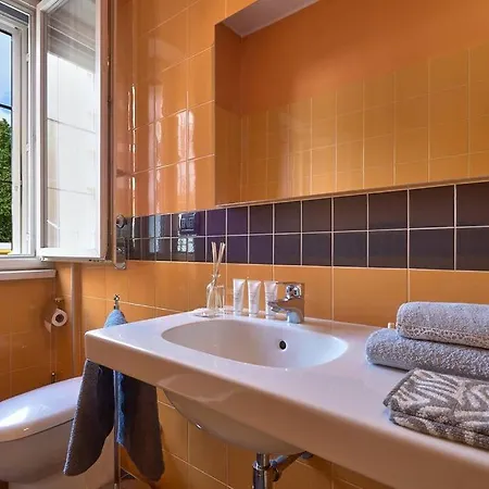 Lugano - Free Internet And Netflix Milánó