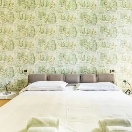 Center Luxury With Balcony Apartment Milan