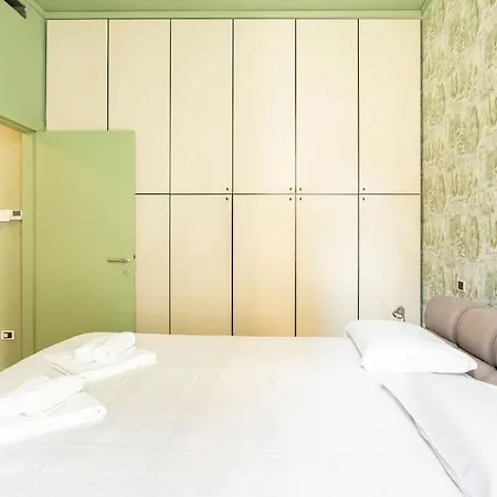 Apartment Center Luxury With Balcony