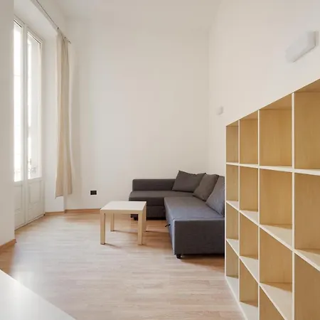 Guesthost - Apts Milano-corso Magenta Mediolan