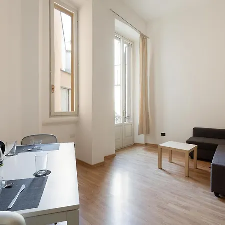 Guesthost - Apts Milano-corso Magenta Apartament *