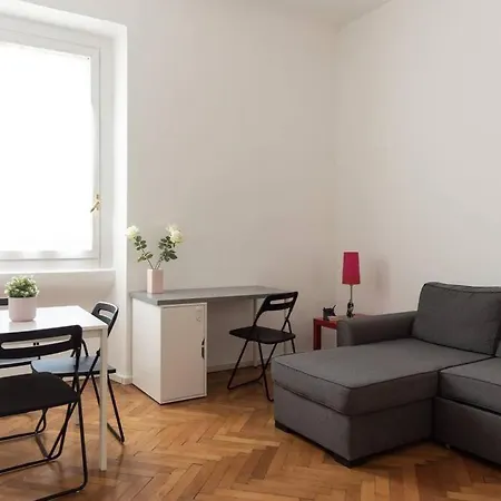 Youhosty - Correggio 55 B Appartement