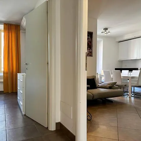Apartamento Porta Venezia, Speciale Con Due Camere.